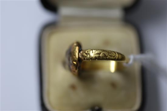 A late 17th century gold and Stuart crystal memento mori ring, size J.